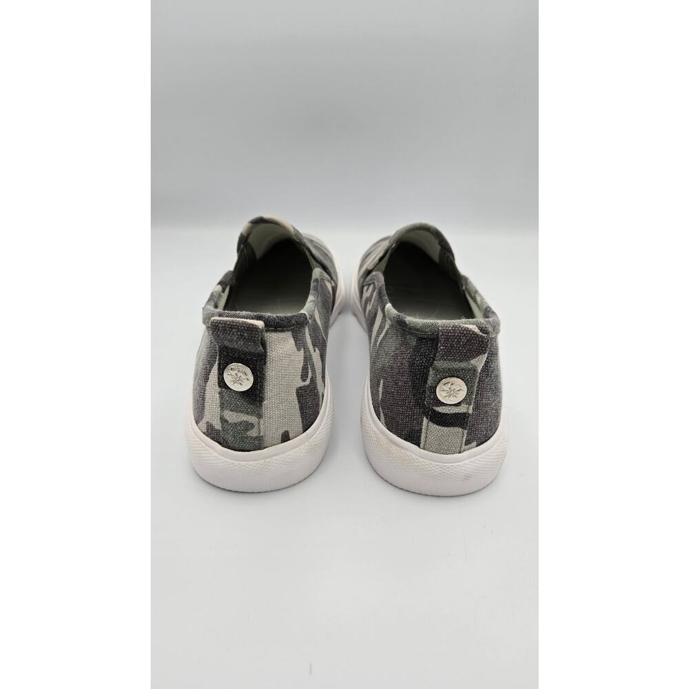 Tommy Bahama Camo slip on sneakers, Size 9 - Picture 5 of 8